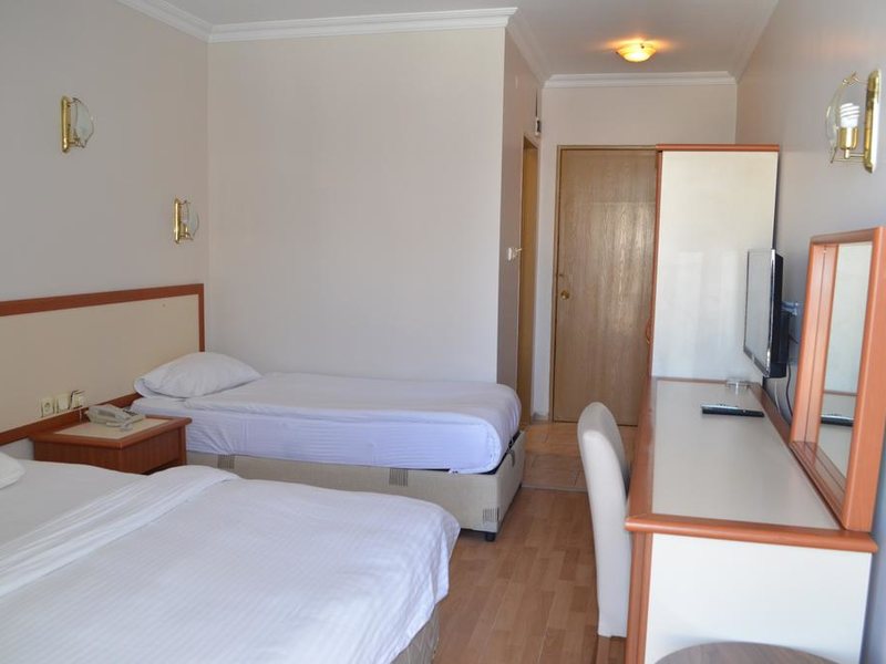 Grand Milan Hotel  280063