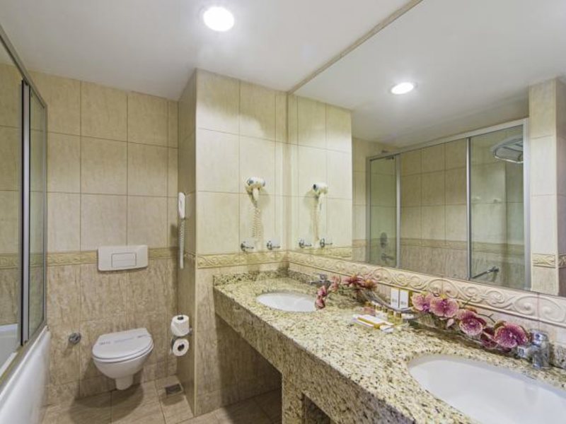 Grand Oztanik Hotel 76109