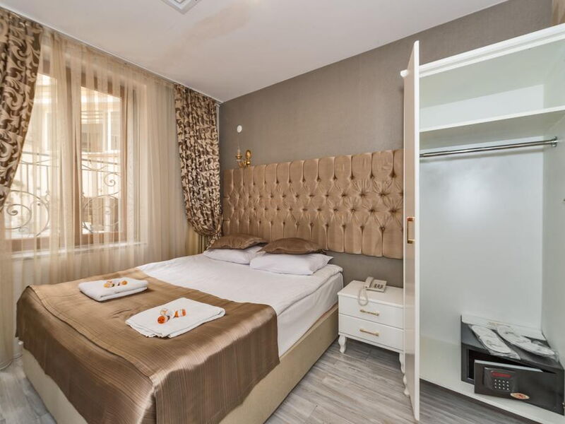 Grand Pamir Hotel  242008