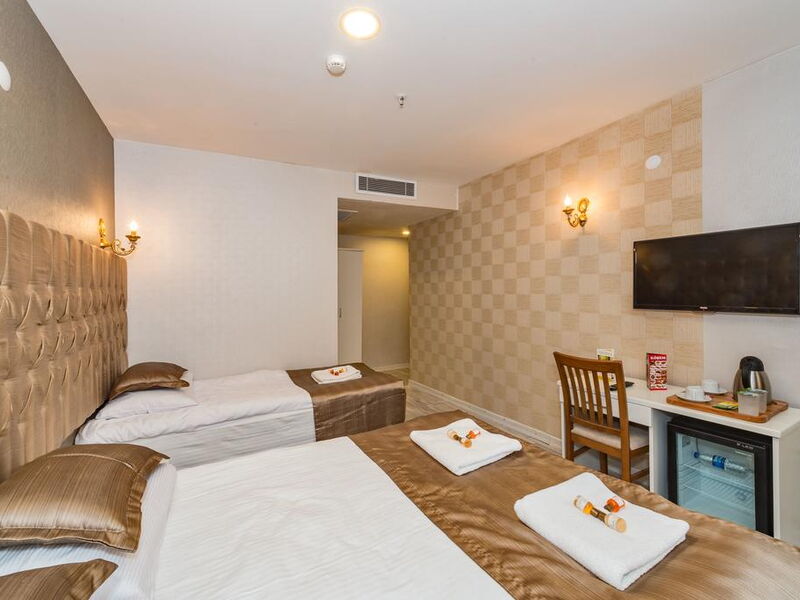 Grand Pamir Hotel  242014