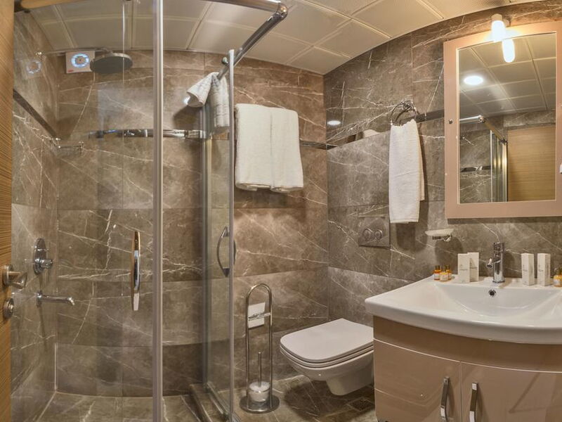Grand Pamir Hotel  242020