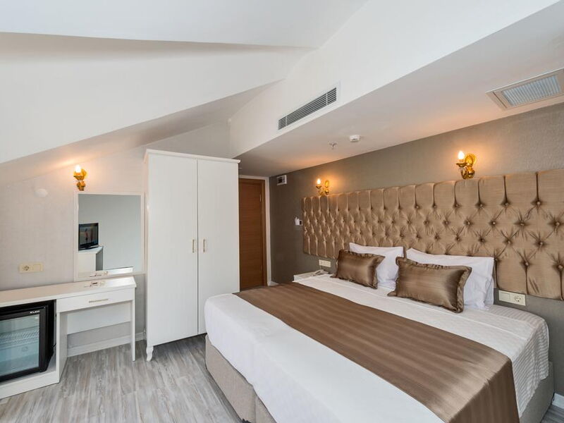 Grand Pamir Hotel  242021