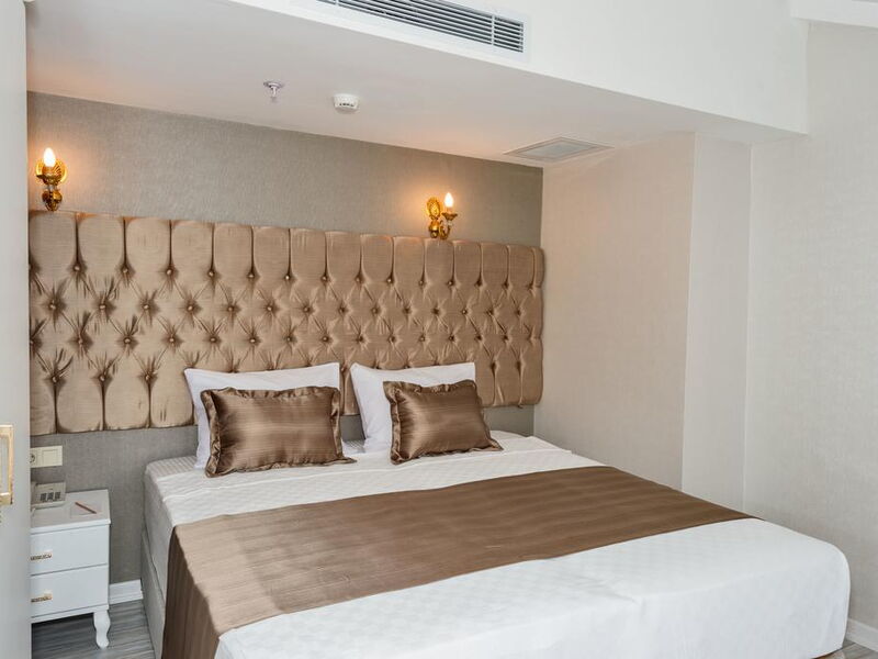 Grand Pamir Hotel  242023