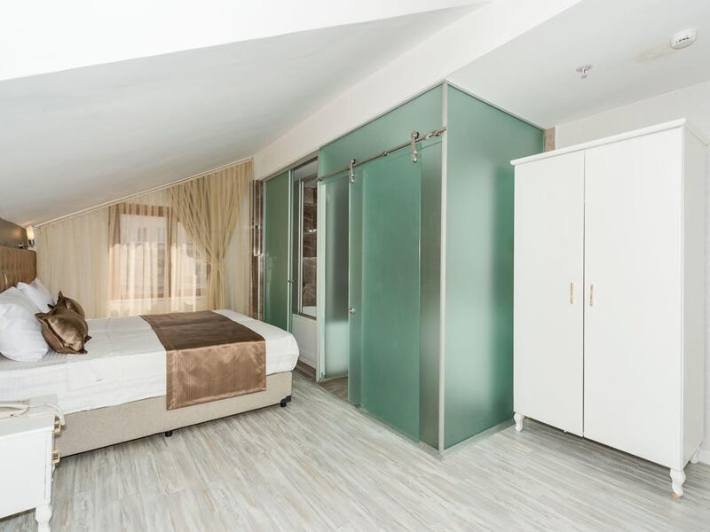 Grand Pamir Hotel  242029
