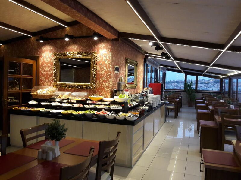 Grand Unal Hotel 301113