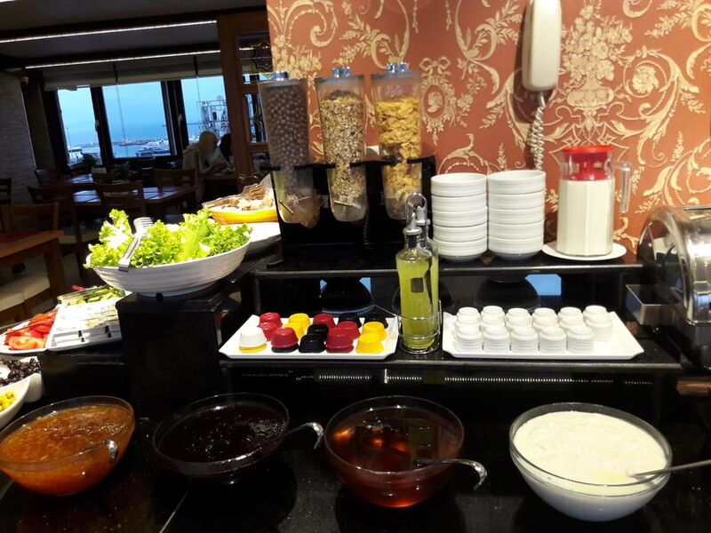 Grand Unal Hotel 301118