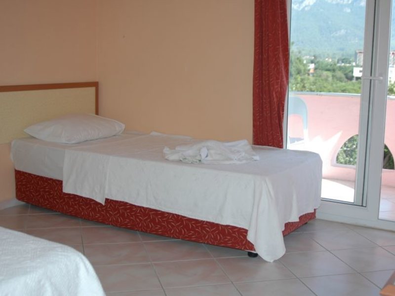 Grand  Hotel Derin  73470