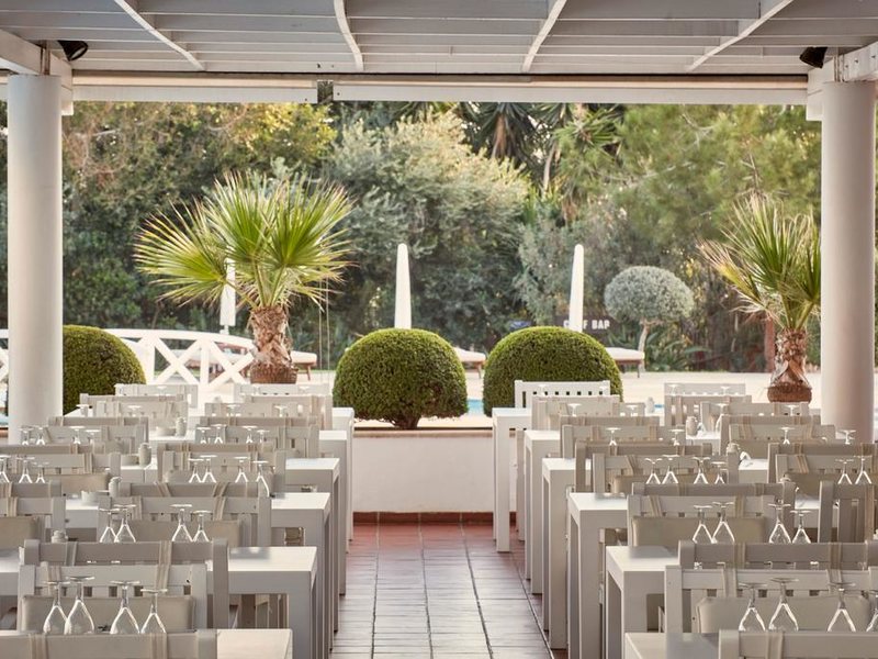 Grecian Park Hotel  205684