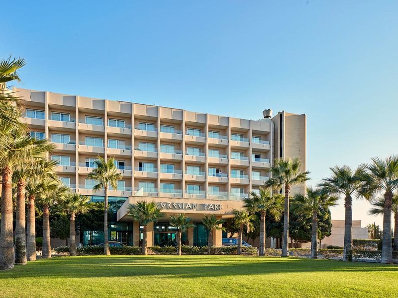 Grecian Park Hotel  205703