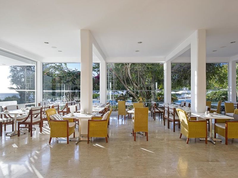 Grecian Sands Beach Hotel 205725