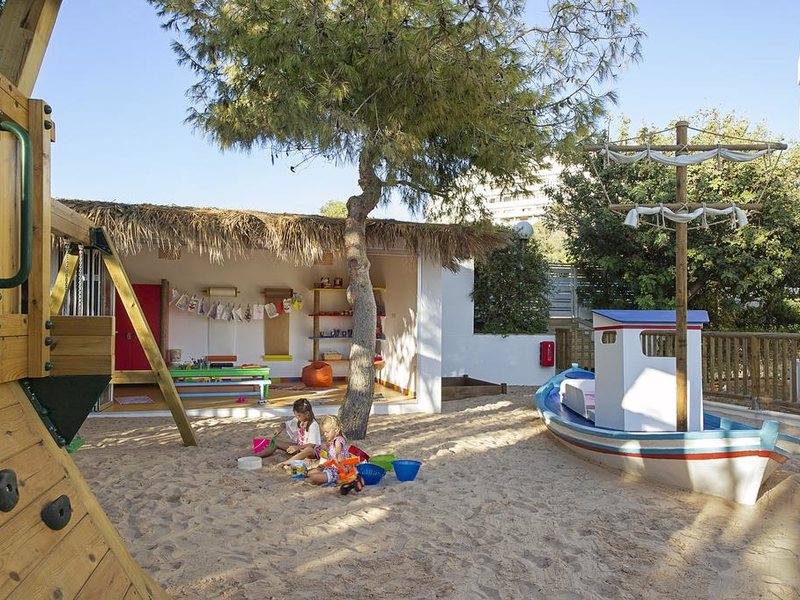 Grecian Sands Beach Hotel 205729