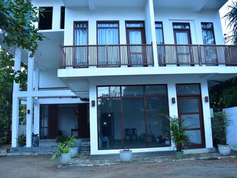 Green Almond Hotel 320795