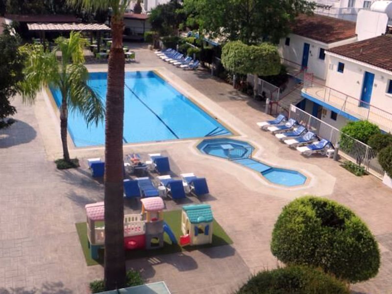 Green Bungalows 100731