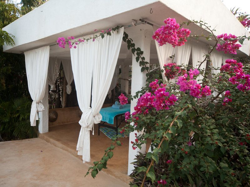 Green and Blue Ocean Lodge 229004