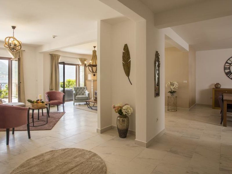 HUMA Kotor Bay (ех 283243