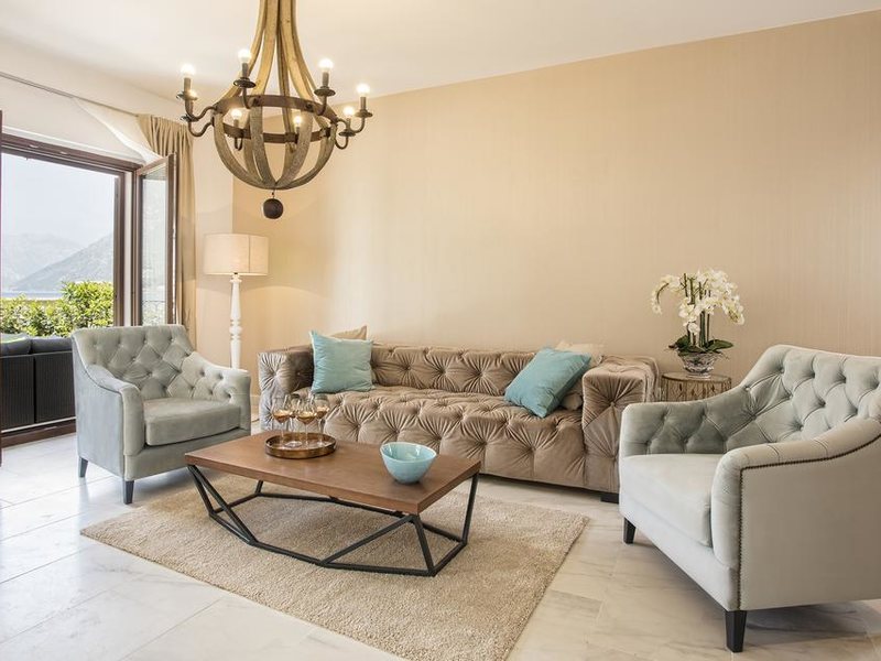 HUMA Kotor Bay (ех 283244