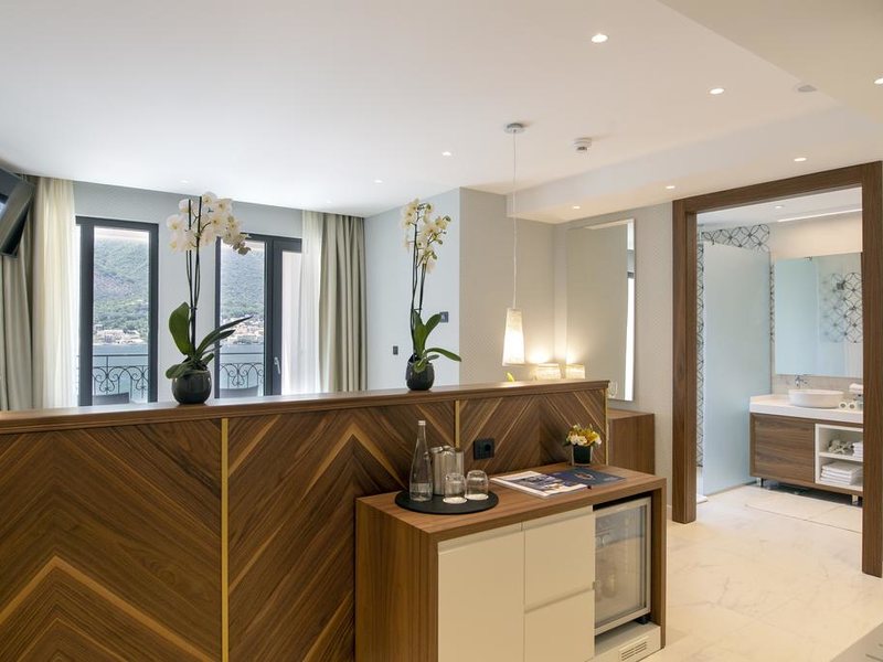 HUMA Kotor Bay (ех 283247