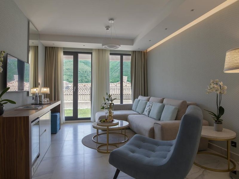 HUMA Kotor Bay (ех 283248