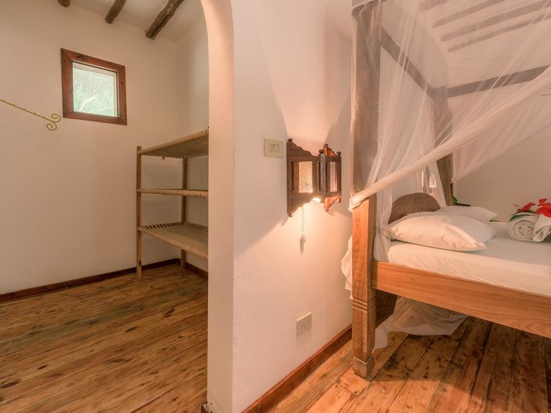 Hakuna Majiwe Beach Lodge (ex 229022