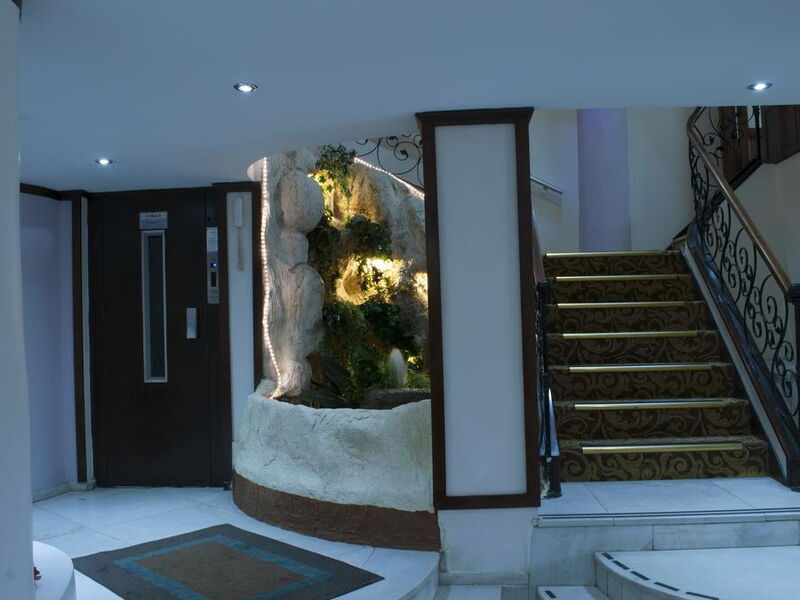Hali Hotel  242038