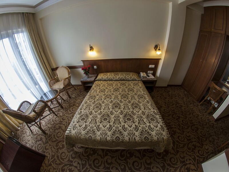 Hali Hotel  242044