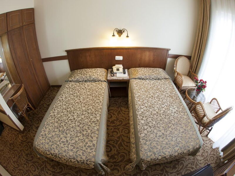 Hali Hotel  242050