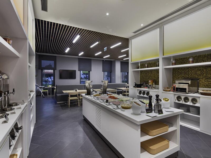Hampton by Hilton Istanbul Zeytinburnu 301160