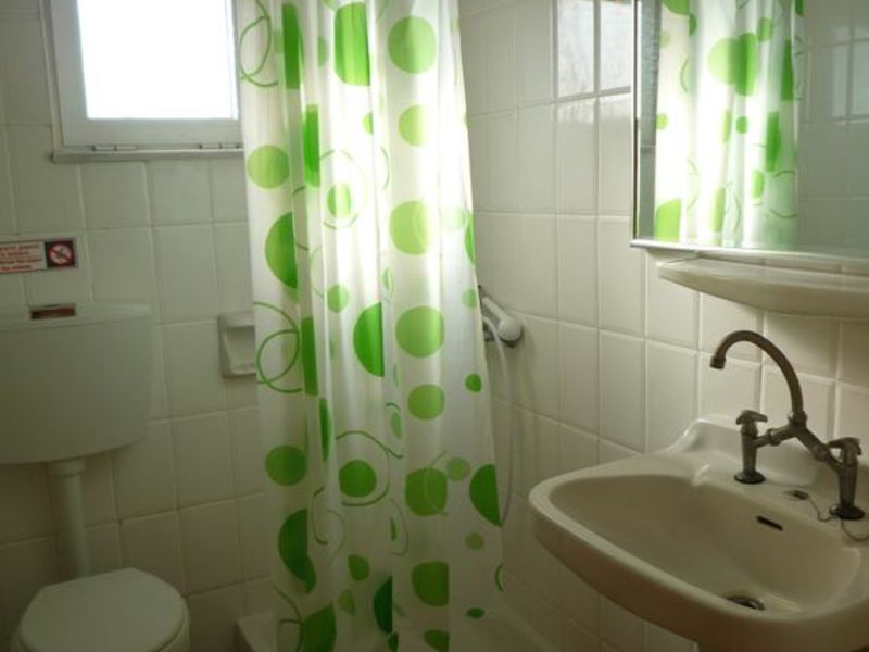 Haris Studios 246865