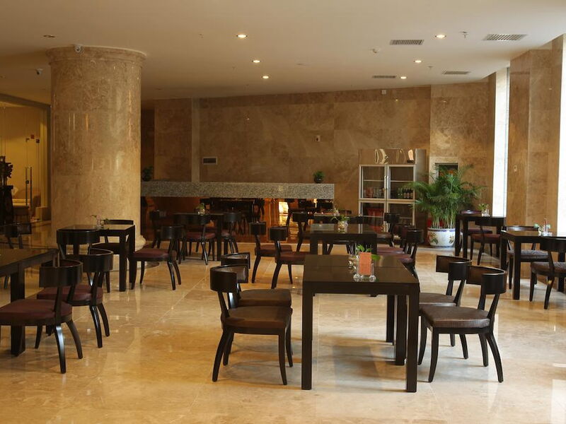 Hawaii Hotel 298067