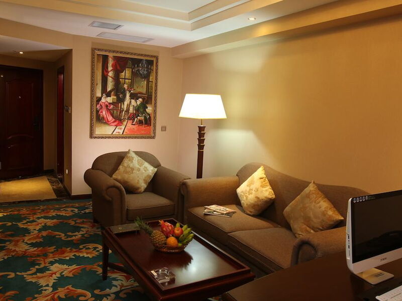 Hawaii Hotel 298070