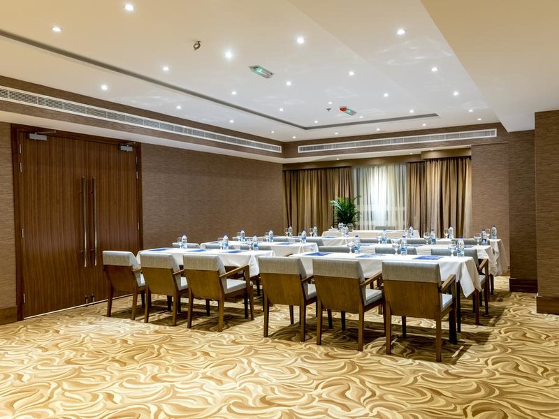 Hawthorn Suites by Wyndham Abu Dhabi 191856