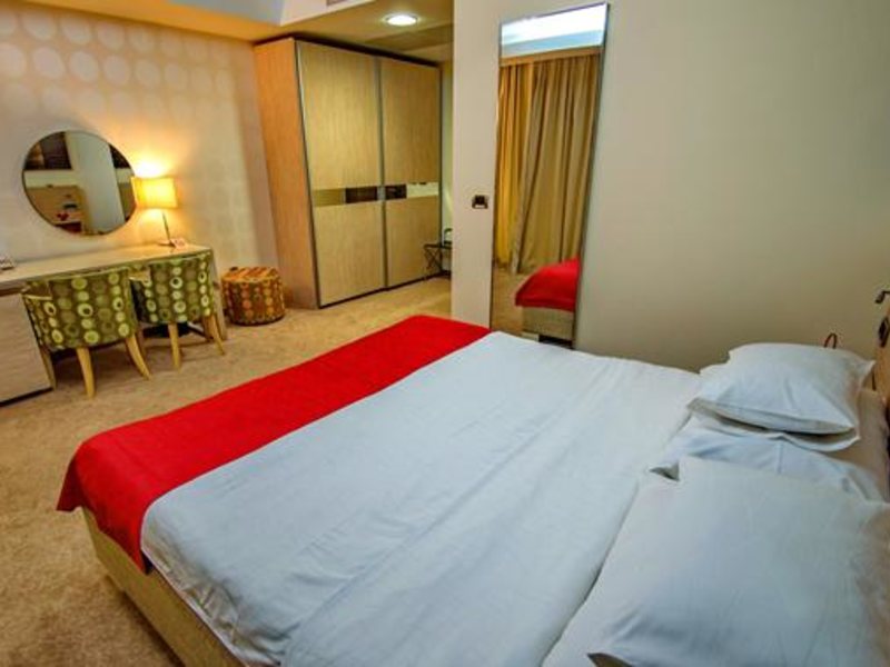 Hec Apartments 72241