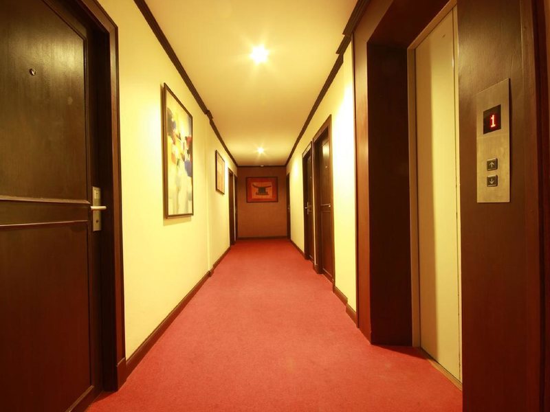 Hemingway s Hotel 200353