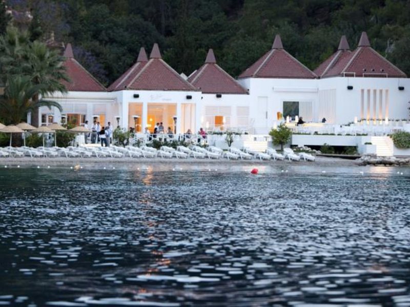 Hillside Beach Club 160530