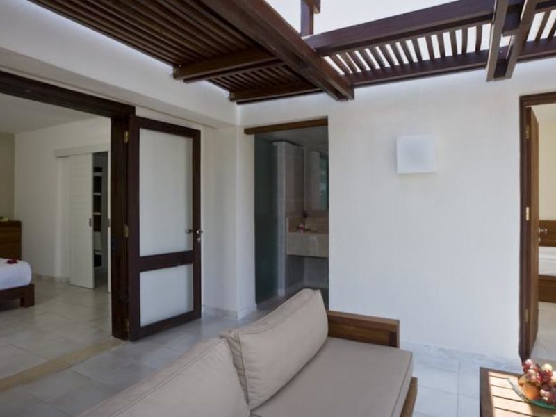 Hillside Beach Club 160535