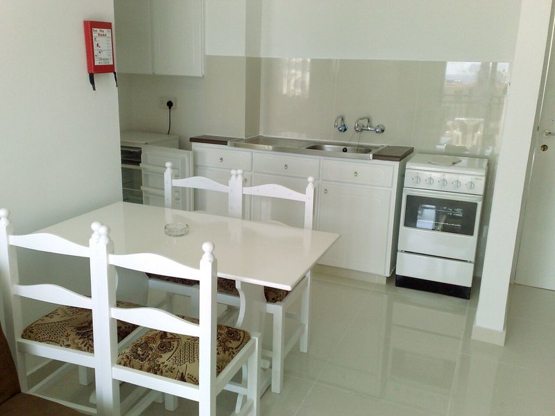 Hilltop Gardens Hotel Apartment 100748