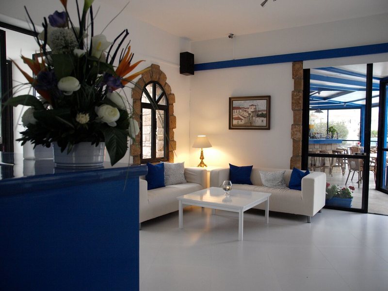 Hilltop Gardens Hotel Apartment 100752