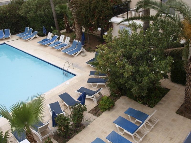 Hilltop Gardens Hotel Apartment 100753