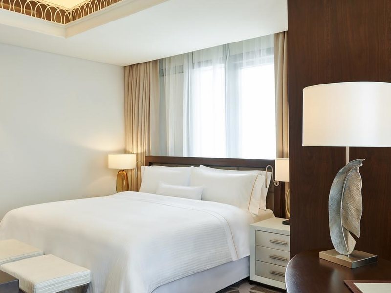 Hilton Dubai Al Habtoor City (ех 204158