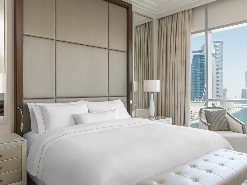 Hilton Dubai Al Habtoor City (ех 204163