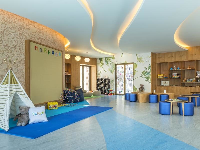 Hilton Dubai Al Habtoor City (ех 204167