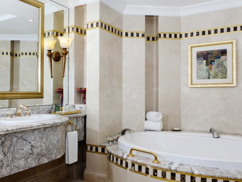 Hilton Sharjah (ex 45996