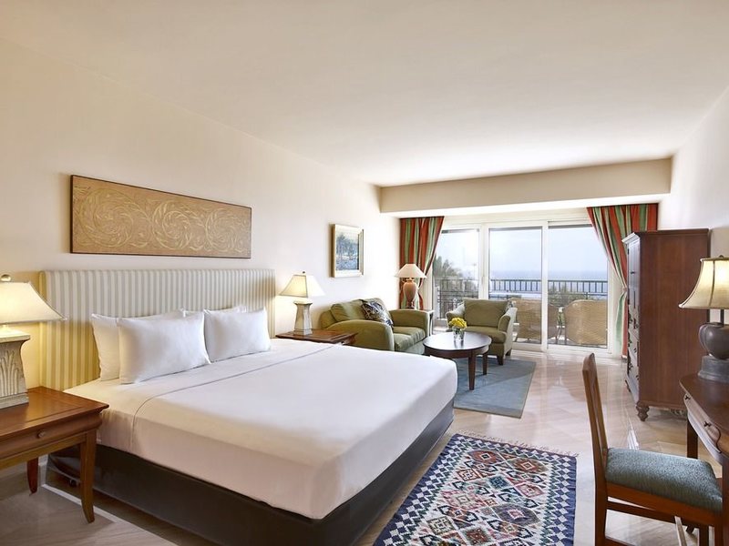 Hilton Waterfalls 124823