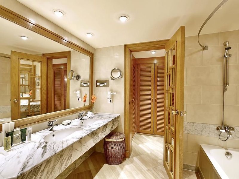 Hilton Waterfalls 124824