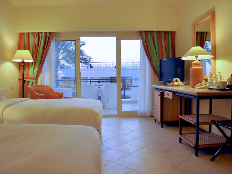 Hilton Waterfalls 124830