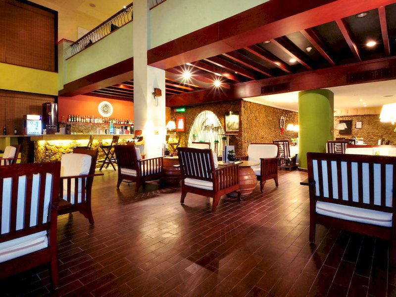 Hilton Waterfalls 124840