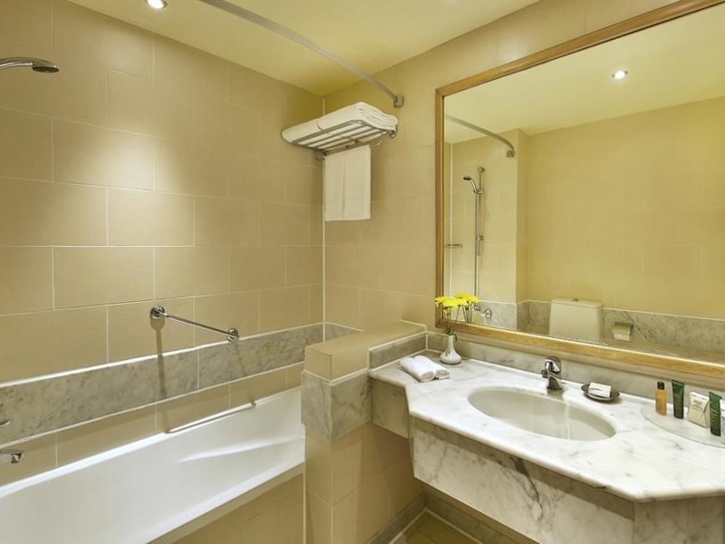 Hilton Waterfalls 124847