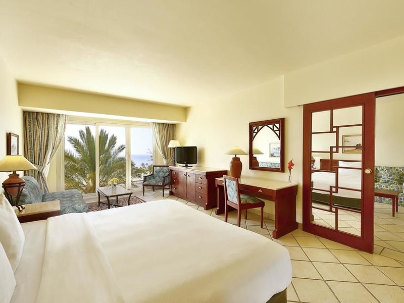 Hilton Waterfalls 124851