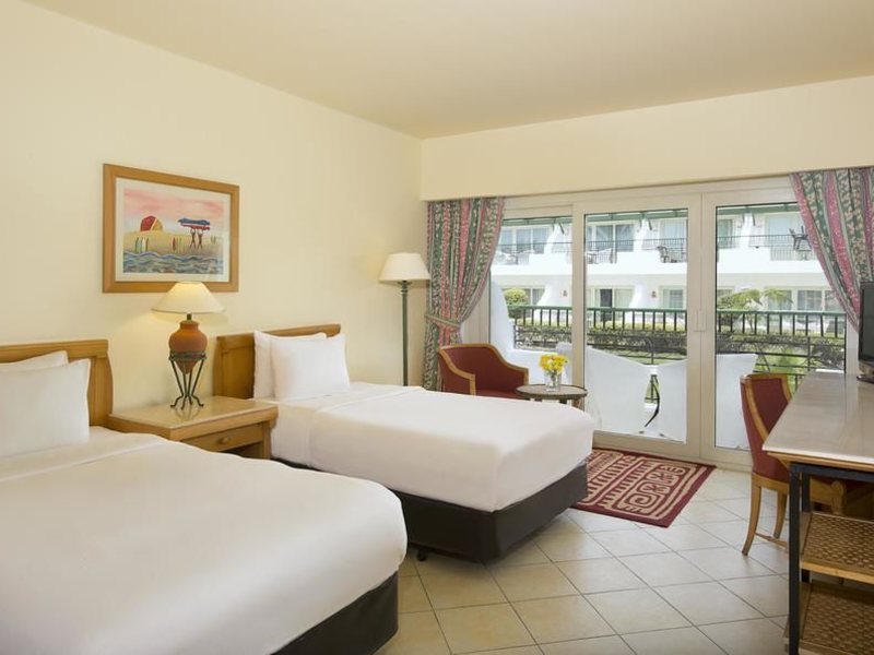 Hilton Waterfalls 124853