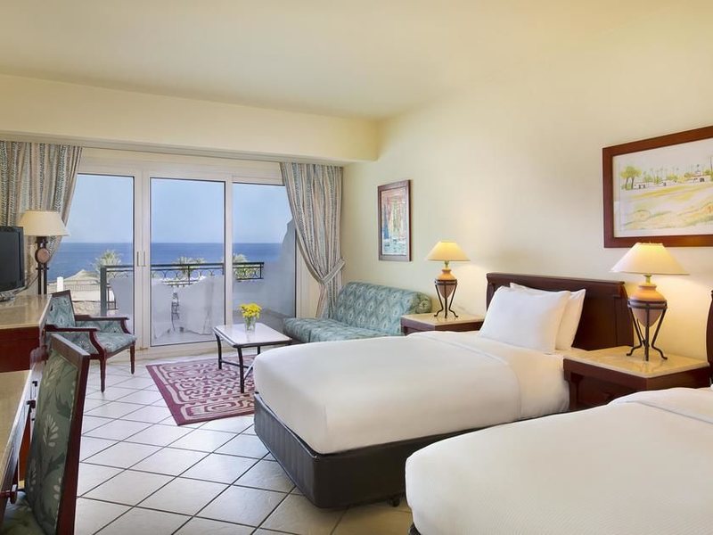 Hilton Waterfalls 124856